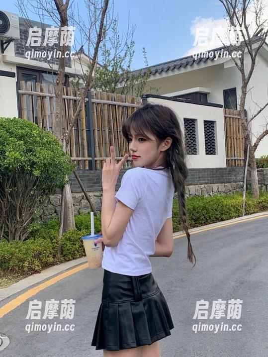 每次打开“17c吃瓜”app，我的心情就像坐云霄飞车，不知道下一个瓜能不能稳住？