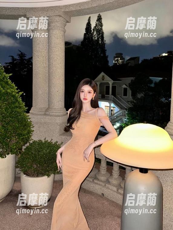 一边看hlw155.ccm分享的鹅，心里默默想着：我也想快点找到这样的瓜！