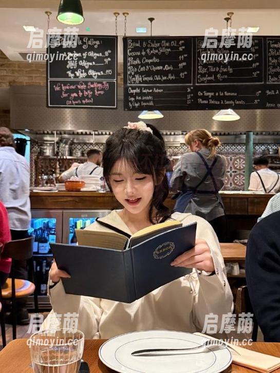 “黑料不打烊tttzzz首页”，我无意间打开了个“入口”，果然不简单……